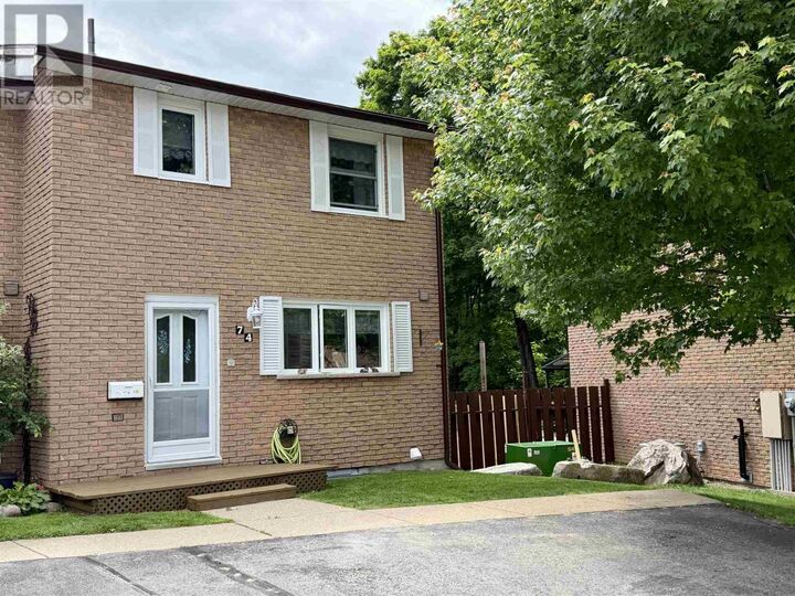 74 Frame Cres — photo 1