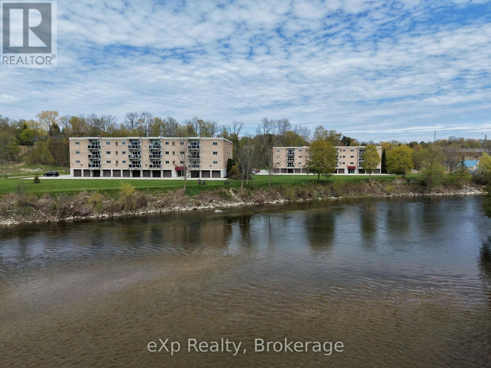 Property Photo: 125 William Street North 302 ON N0G 2V0