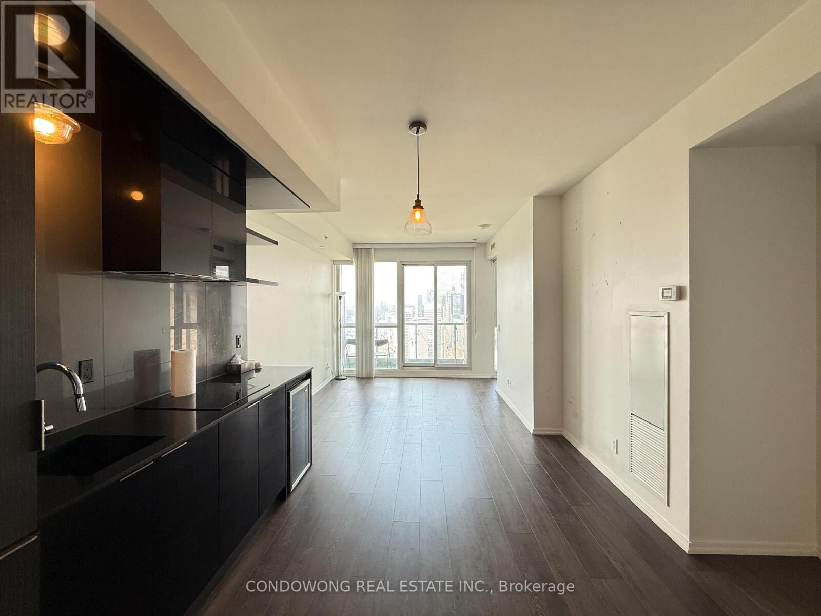Property Photo:  70 Temperance Street 3917  ON M5H 4E8 