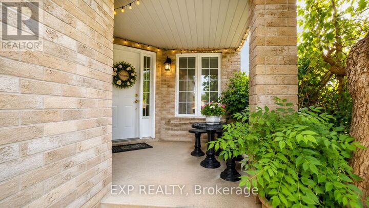 Property Photo:  287 Resurrection Drive Upper  ON N2N 3H4 