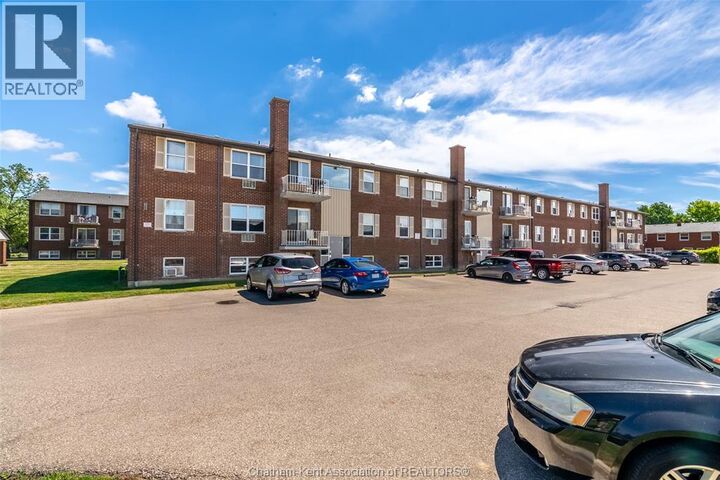 Property Photo:  122 Riverview Drive 130  ON N7M 1A5 