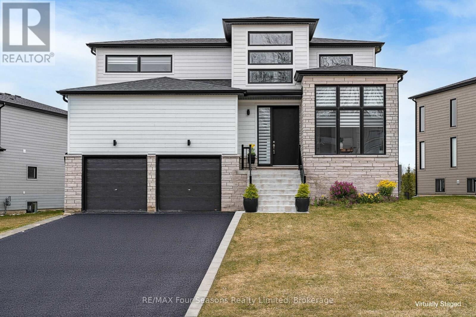 Property Photo: 95 Goldie Court ON N0H 1J0