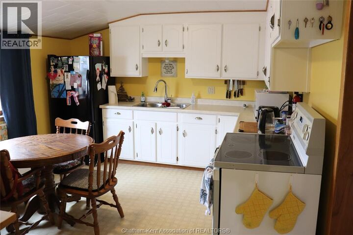 Property Photo:  388 Talbot Street West  ON N0P 1A0 