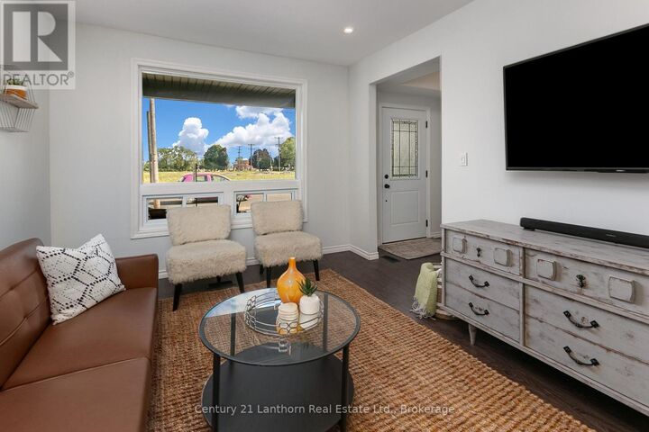 Property Photo:  104 Creswell Street  ON K8V 3G9 