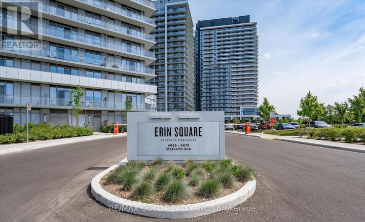 Property Photo: 4675 Metcalfe Avenue 1905 ON L5M 0Z7