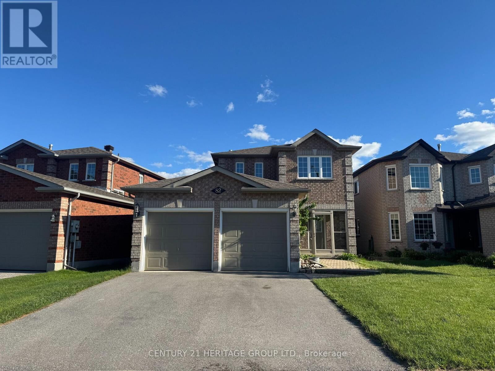 Property Photo: 82 Kenwell Crescent ON L4N 0Z6