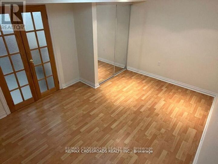 Property Photo:  27 Bobolink Avenue Sep/Ent  ON M1X 1Y6 
