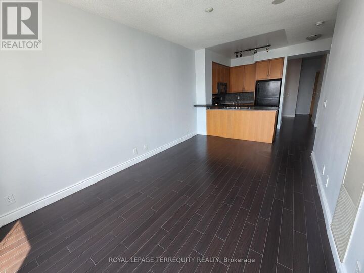 Property Photo: 3939 Duke Of York Boulevard 2510 ON L5B 4N2