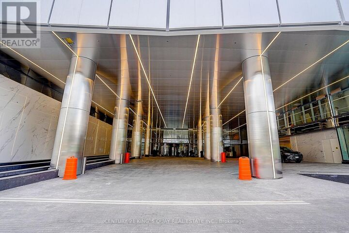 Property Photo:  3 Concord Cityplace Way 332  ON M5V 0X3 