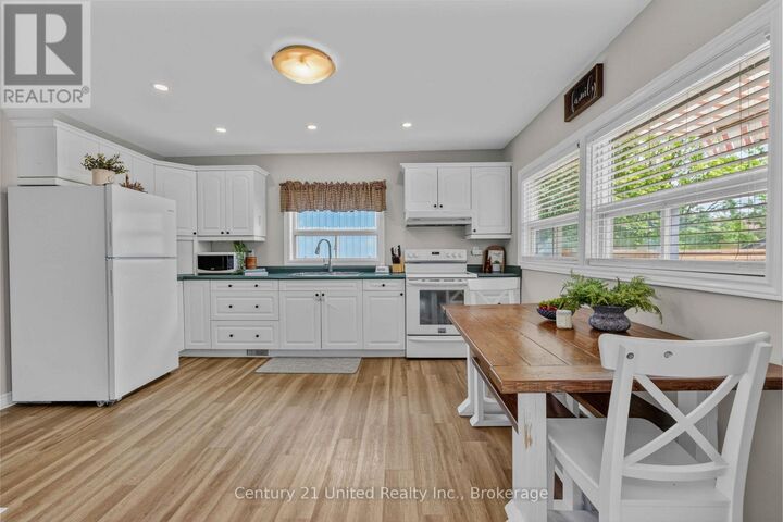 Property Photo: 48 Leahys Lane ON K9H 2H1