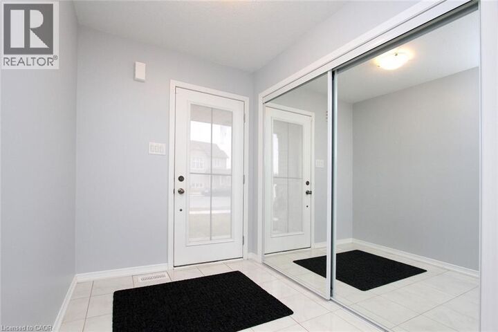 Property Photo:  43 Longboat Run West  ON N3T 0P3 