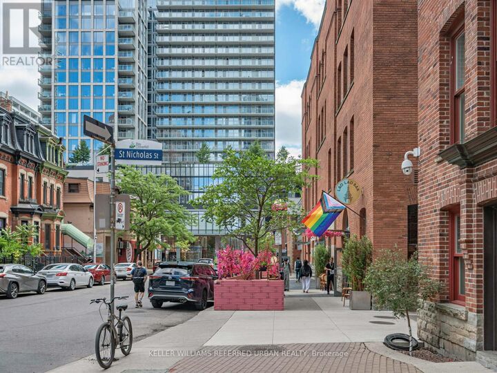 Property Photo:  11 St Joseph Street 1208  ON M4Y 3G4 