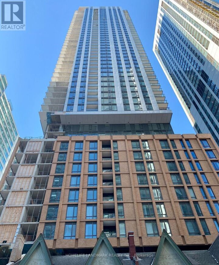 Property Photo: 8 Widmer Street 907 ON M5V 0W6