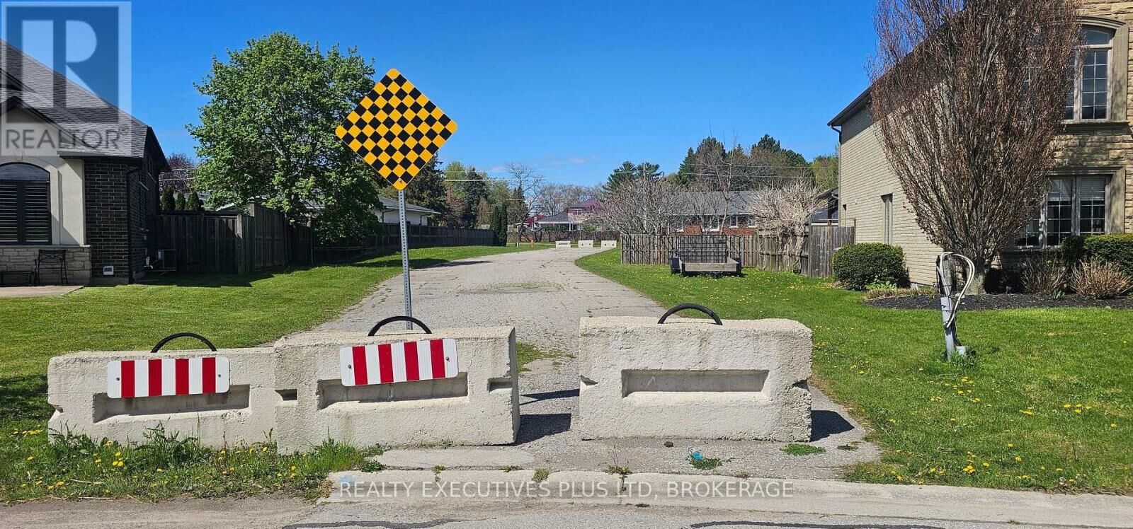 Property Photo:  2441 Colangelo Drive  ON L2J 0A1 