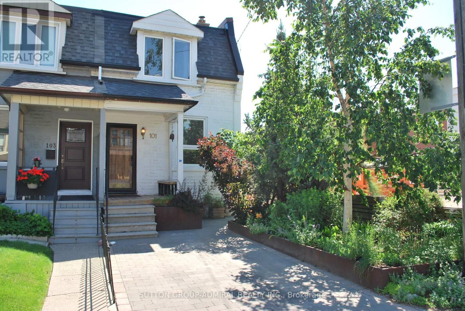 Property Photo:  101 Laughton Avenue  ON M6N 2X1 