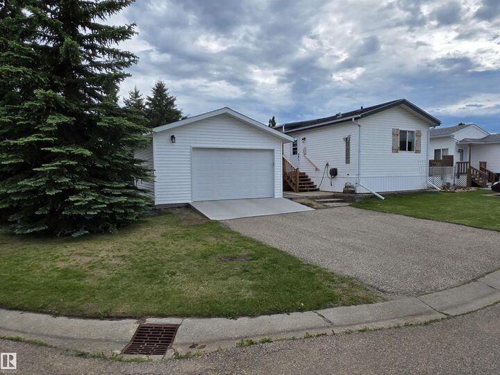 Property Photo: #88B 3400 48 St AB T7Z 1S1