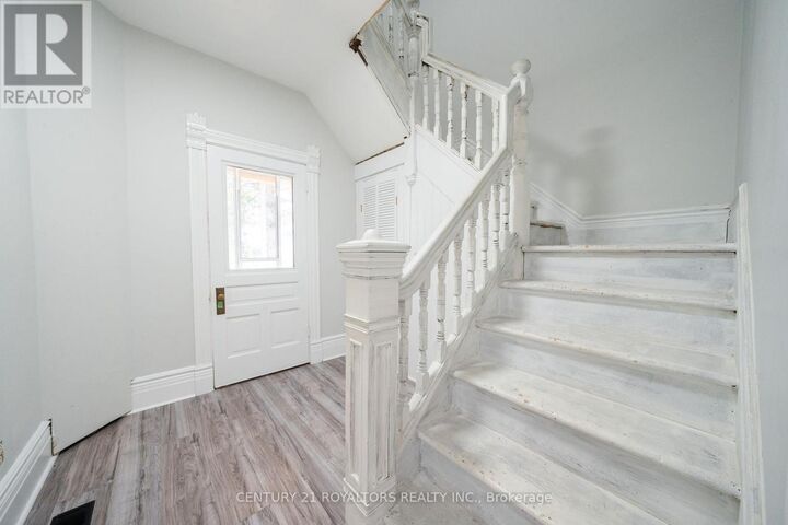 Property Photo:  5112 King Street  ON L7C 0R8 
