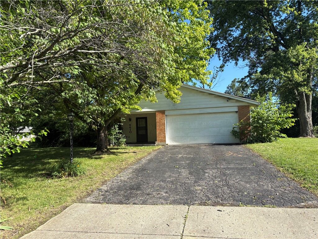 Property Photo: 4410 Pebblestone Court OH 45432