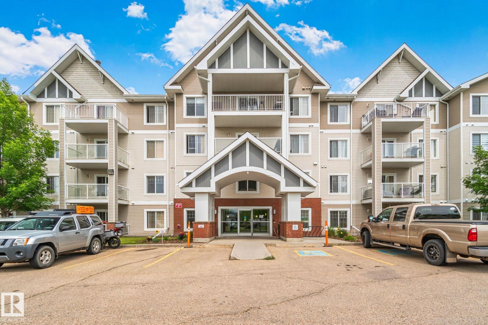 Property Photo:  13830 150 Avenue NW 207  AB T6V 1X2 