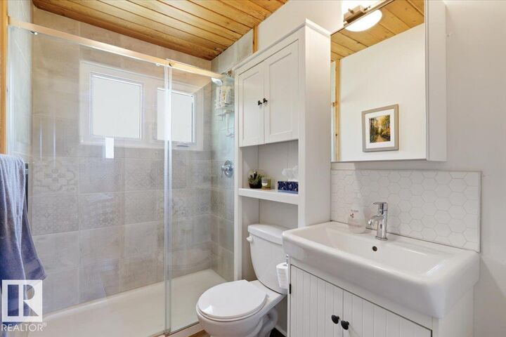 Property Photo:  219 Poplar Cove  AB T0C 2V0 