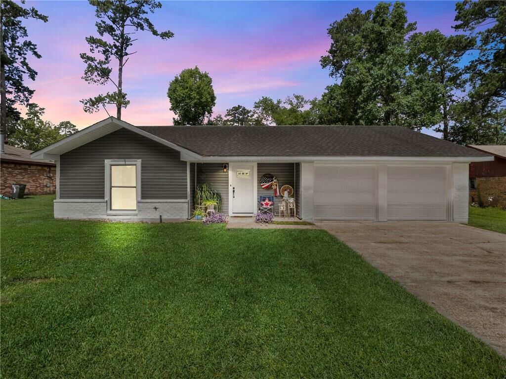Property Photo:  605 Haynes Drive  LA 70634 