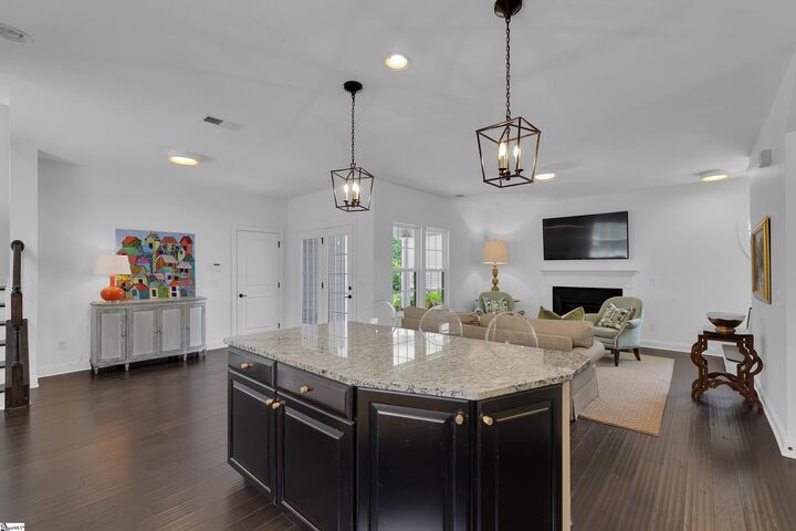Property Photo:  215 Algonquin Trail  SC 29607 