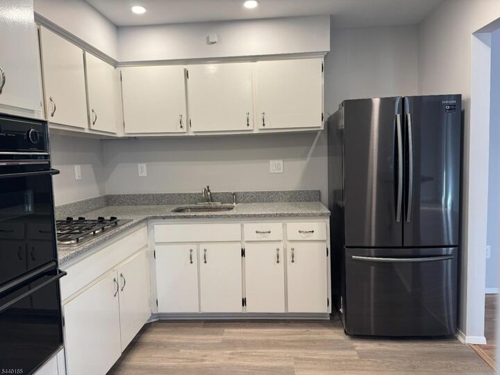 Property Photo:  292 Hoover Ave 6  NJ 07003 