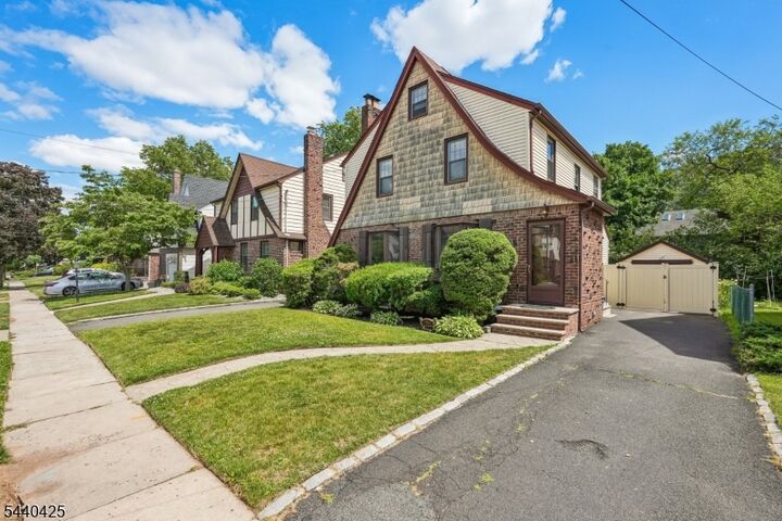Property Photo: 21 Ferncliff Rd NJ 07003