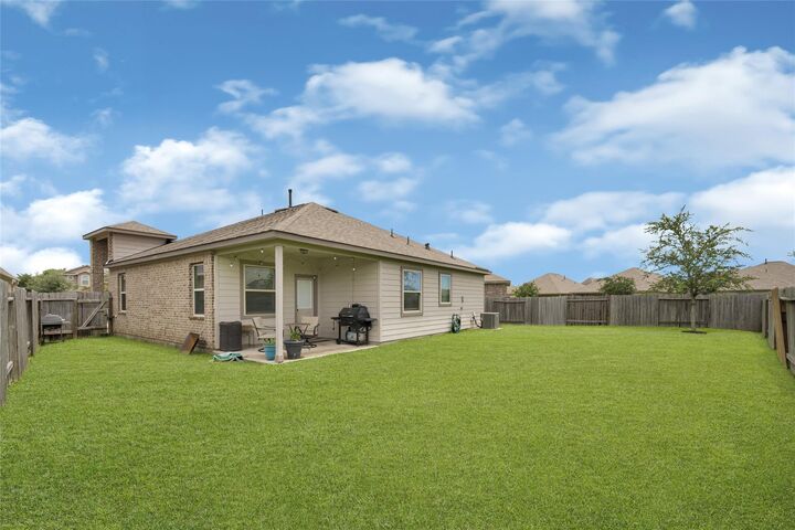 Property Photo:  5318 Abbeville Court  TX 77539 
