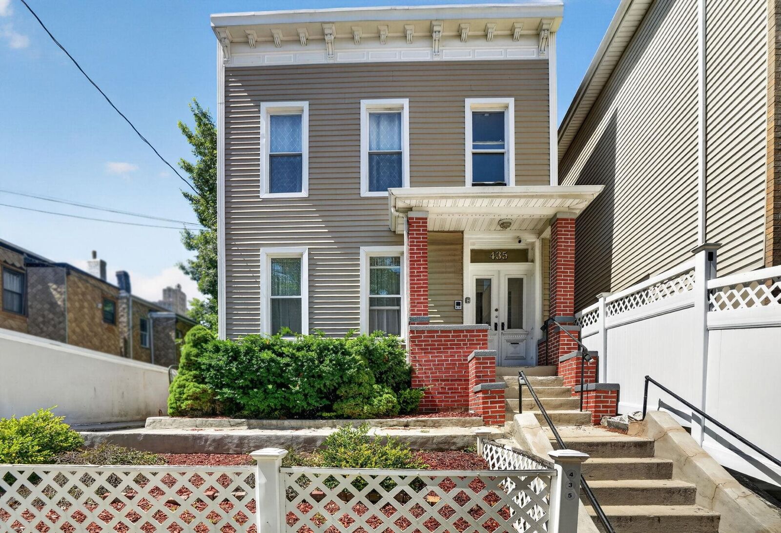 Property Photo:  435 Wayne St 1  NJ 07302 