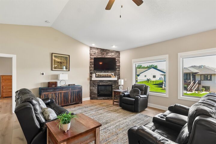 Property Photo:  1309 NW 5th Street  IA 50111 