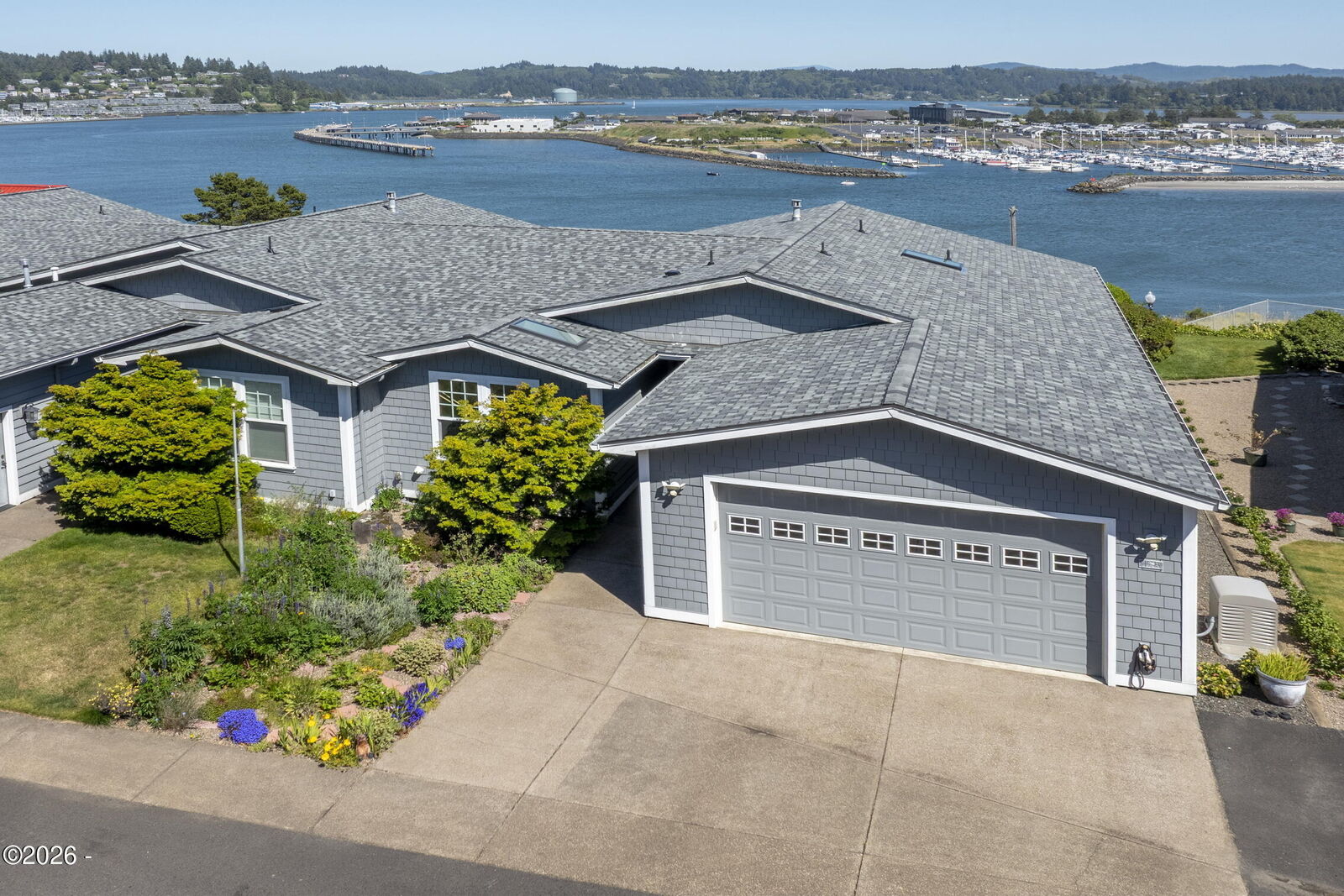 Property Photo:  1133 SW 12th Street A  OR 97365 