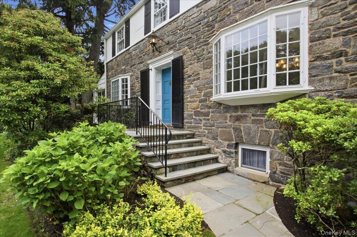 Property Photo:  531 Weaver Street  NY 10538 