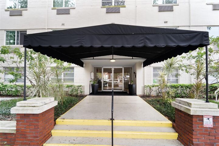 Property Photo: 406 S Cedar Avenue 307 FL 33606