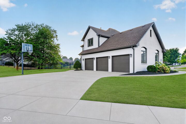 Property Photo:  3256 Waterside Court  IN 46143 