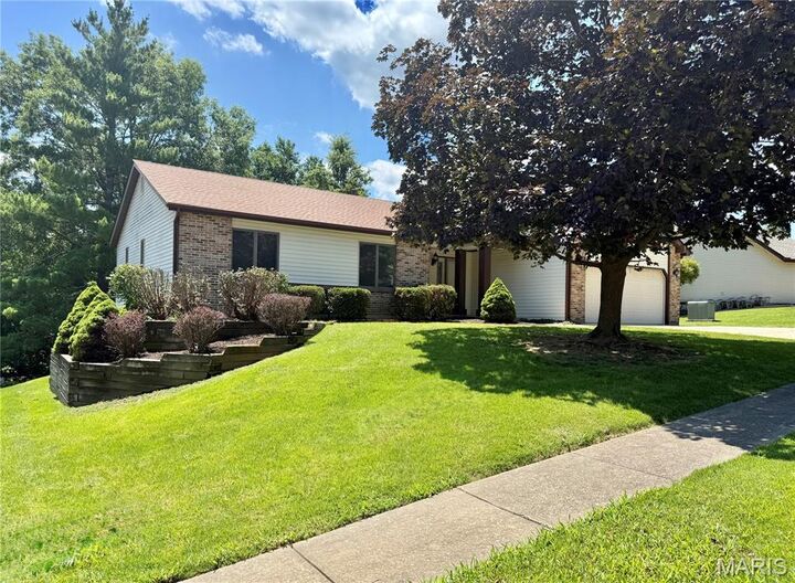 Property Photo:  6 Quiet Brook Court  MO 63303 