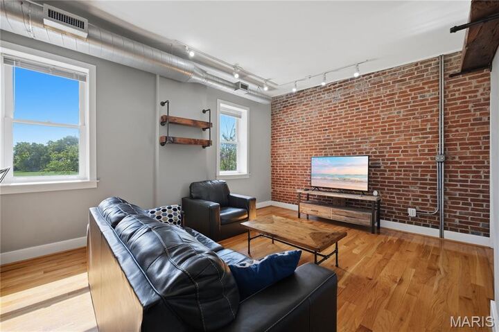 Property Photo:  1901 Utah Street 9  MO 63118 
