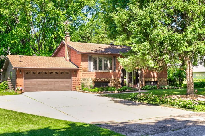Property Photo:  4N326 Wiant Road  IL 60185 