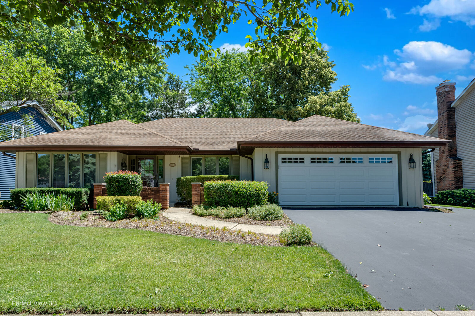 Property Photo: 804 Manchester Street IL 60563