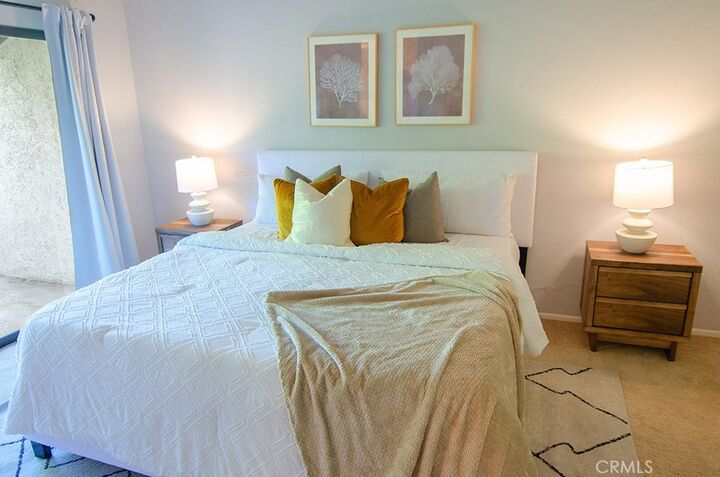 Property Photo:  469 S Catalina Avenue  CA 91106 