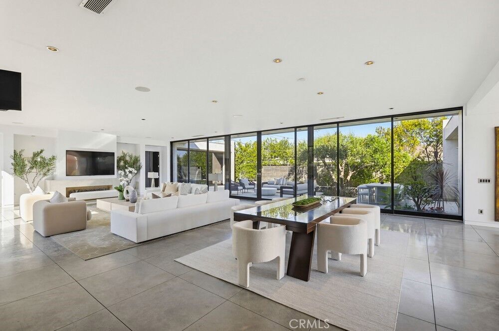 Property Photo:  2534 Vista Baya  CA 92660 