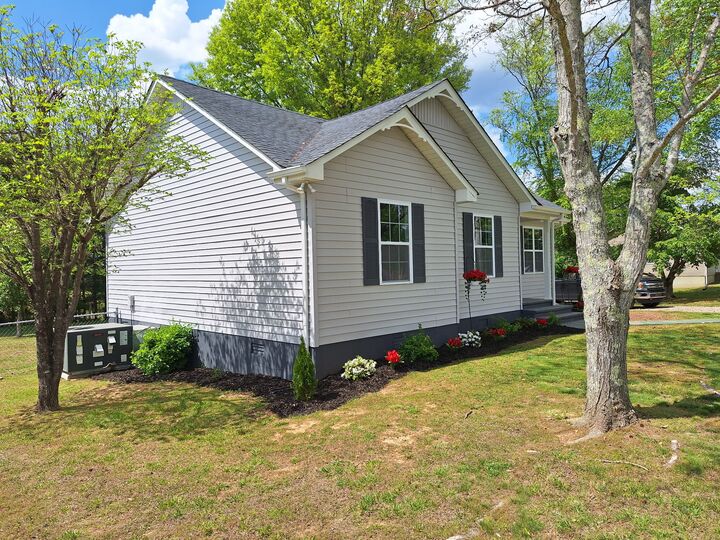 Property Photo:  85 Brandywine St  TN 37110 