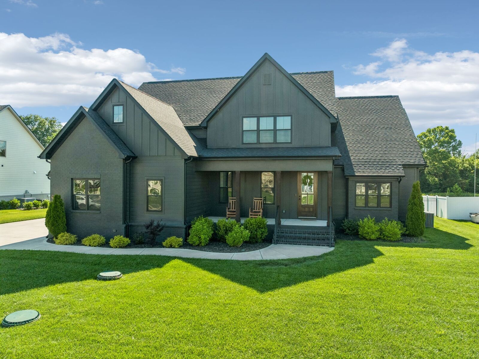 Property Photo:  1827 Rhonda Dr  TN 37037 