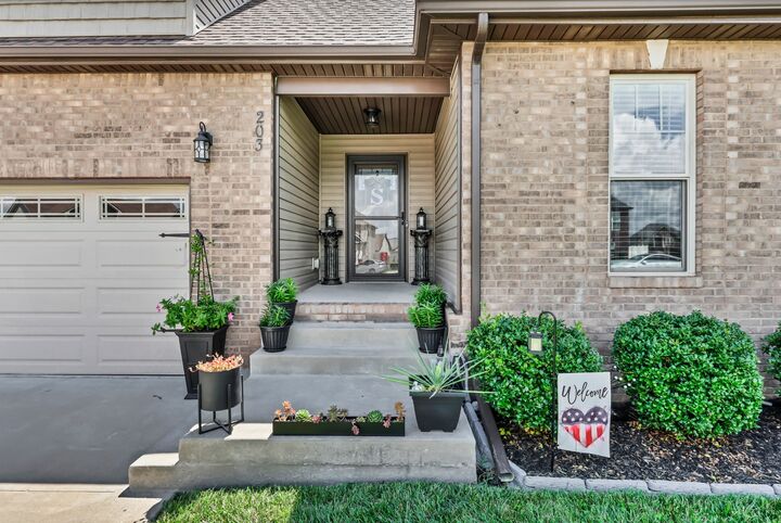 Property Photo: 203 Quail Ct TN 37042