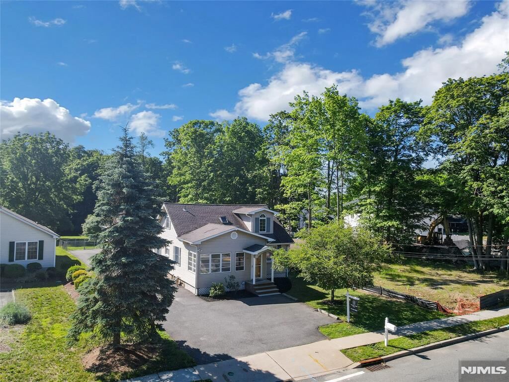 Property Photo:  1093 Littleton Road  NJ 07950 