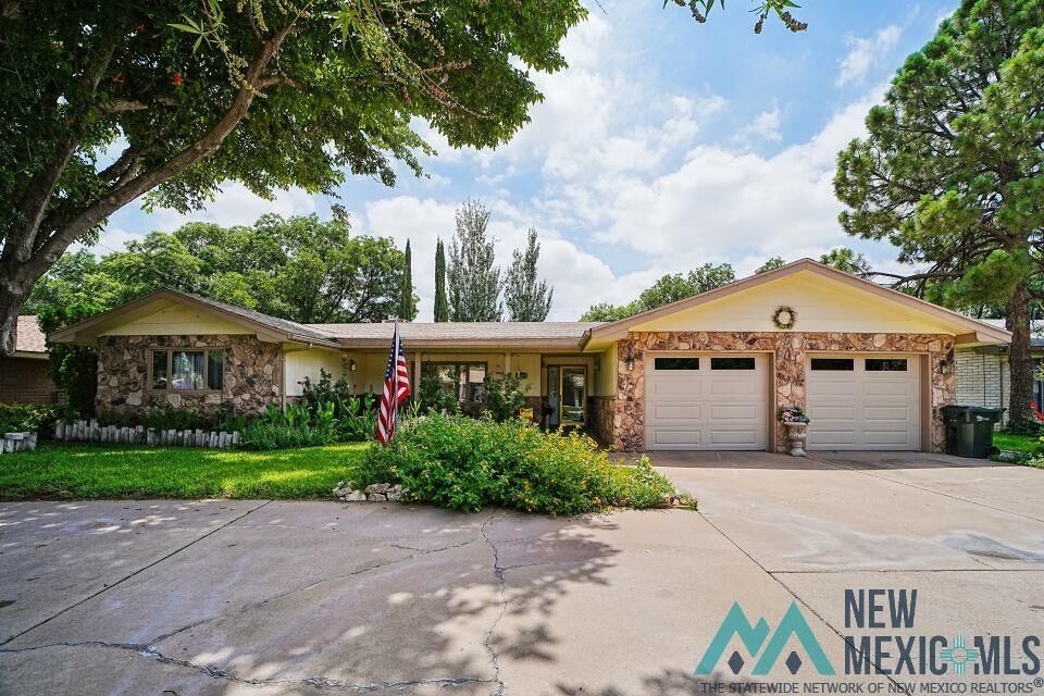 Property Photo: 1212 Landsun Drive NM 88220