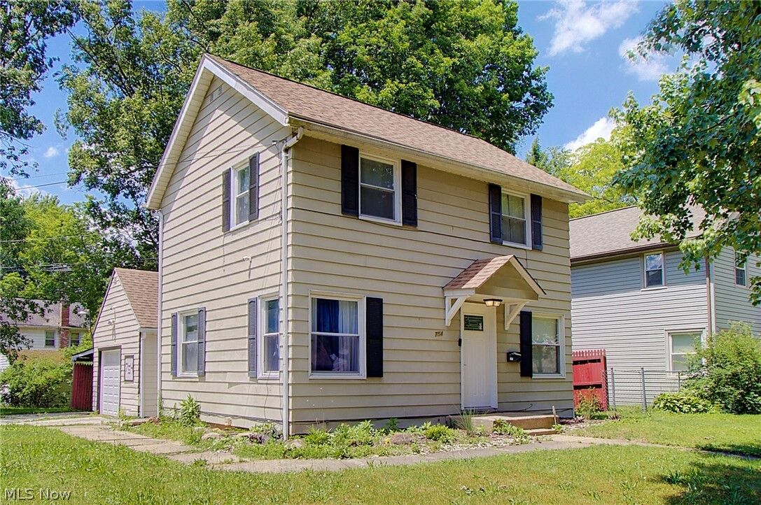 Property Photo: 754 Hayden Avenue OH 44320