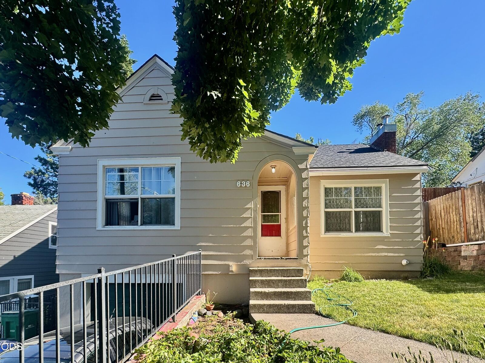 Property Photo: 636 Roseway Drive OR 97601