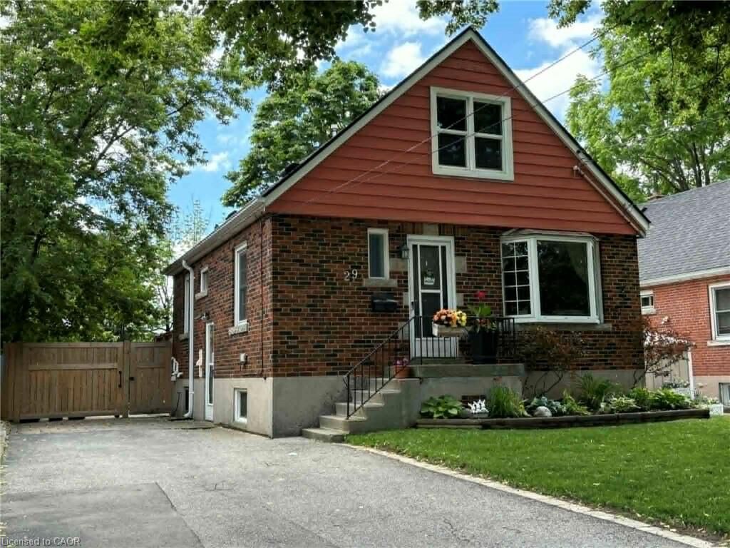 Property Photo:  29 East 41st Street Lower  ON L8T 2Z4 