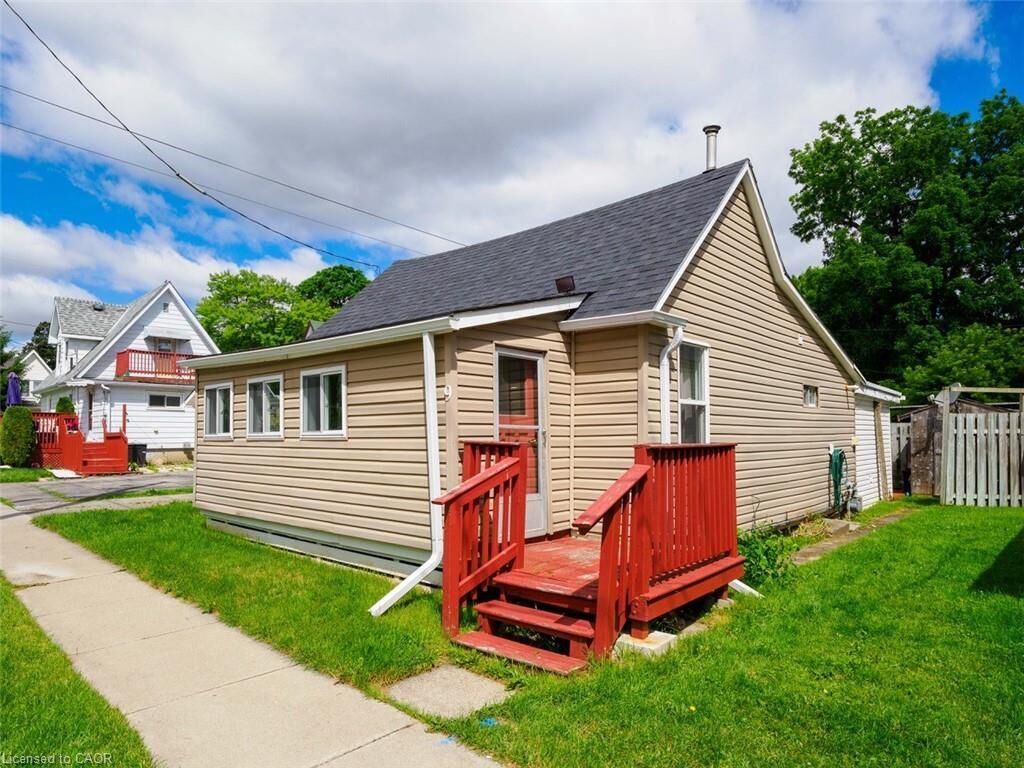 Property Photo: 9 Marshall Lane ON N3Y 1Z2